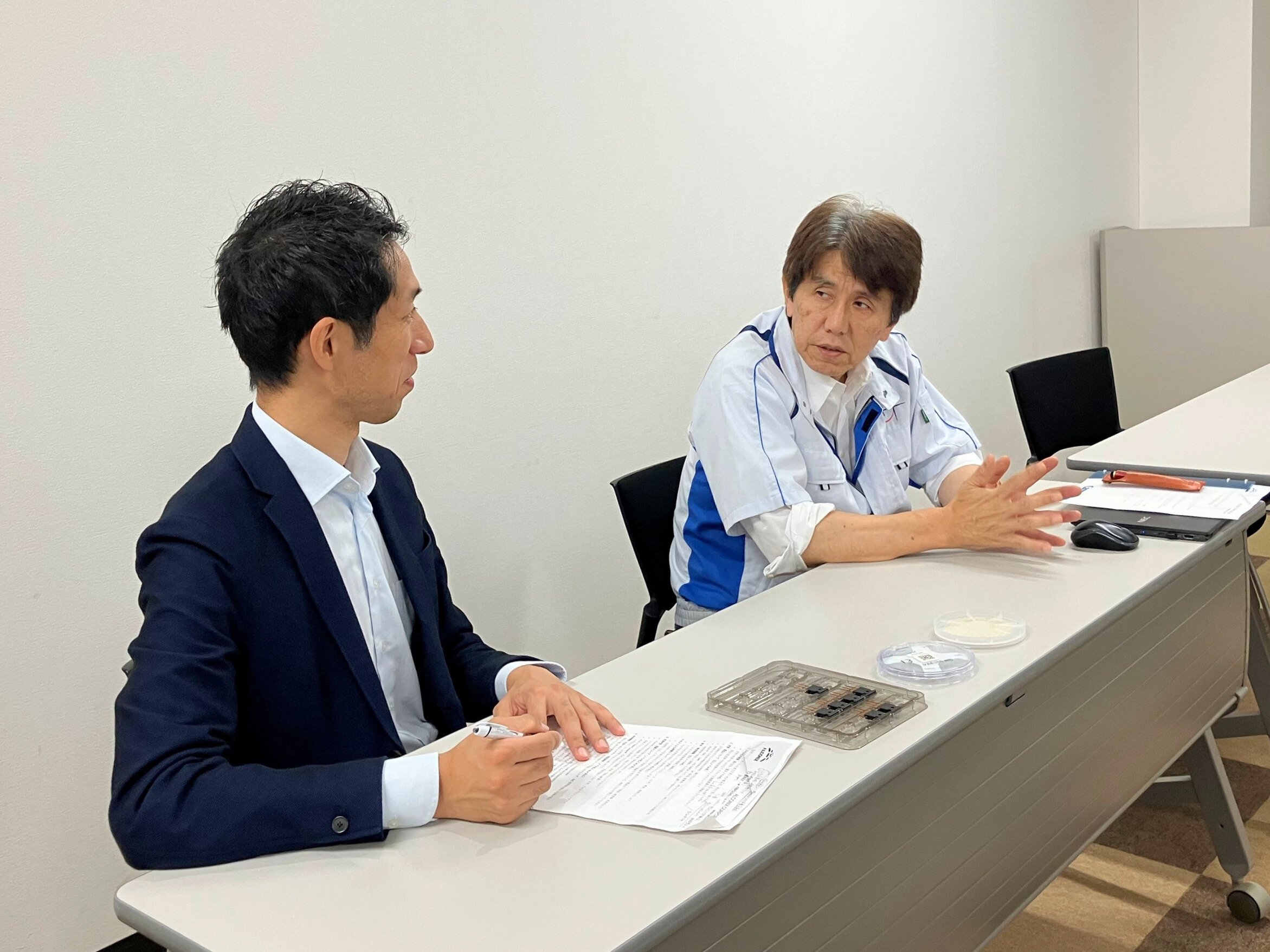 ノベル社画像④ - 編集済み.jpg